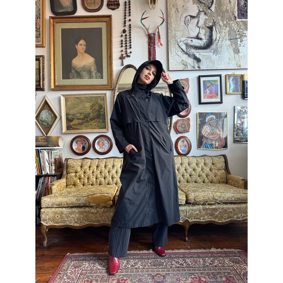 L.L. Bean Black Hooded Trench Coat Size M Petite - Picture 4 of 10